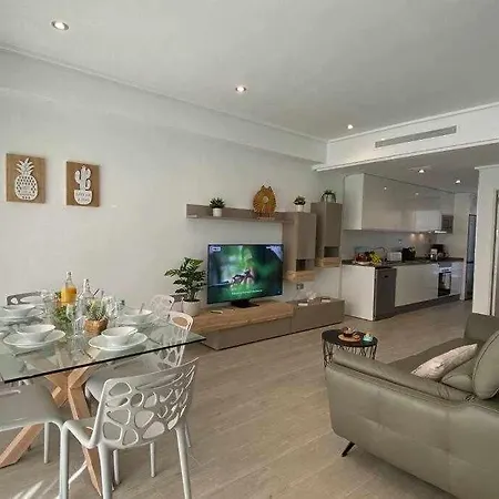 Magnifica 3 En Апартаменты Торевьиа